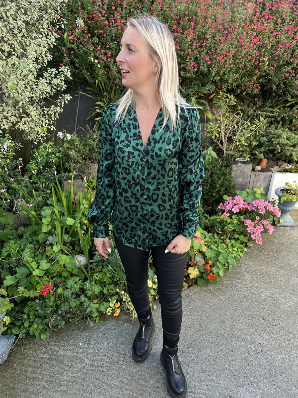 Chemise léopard verte "Mélodie"