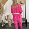 combinaison pantalon fuchsia de dos