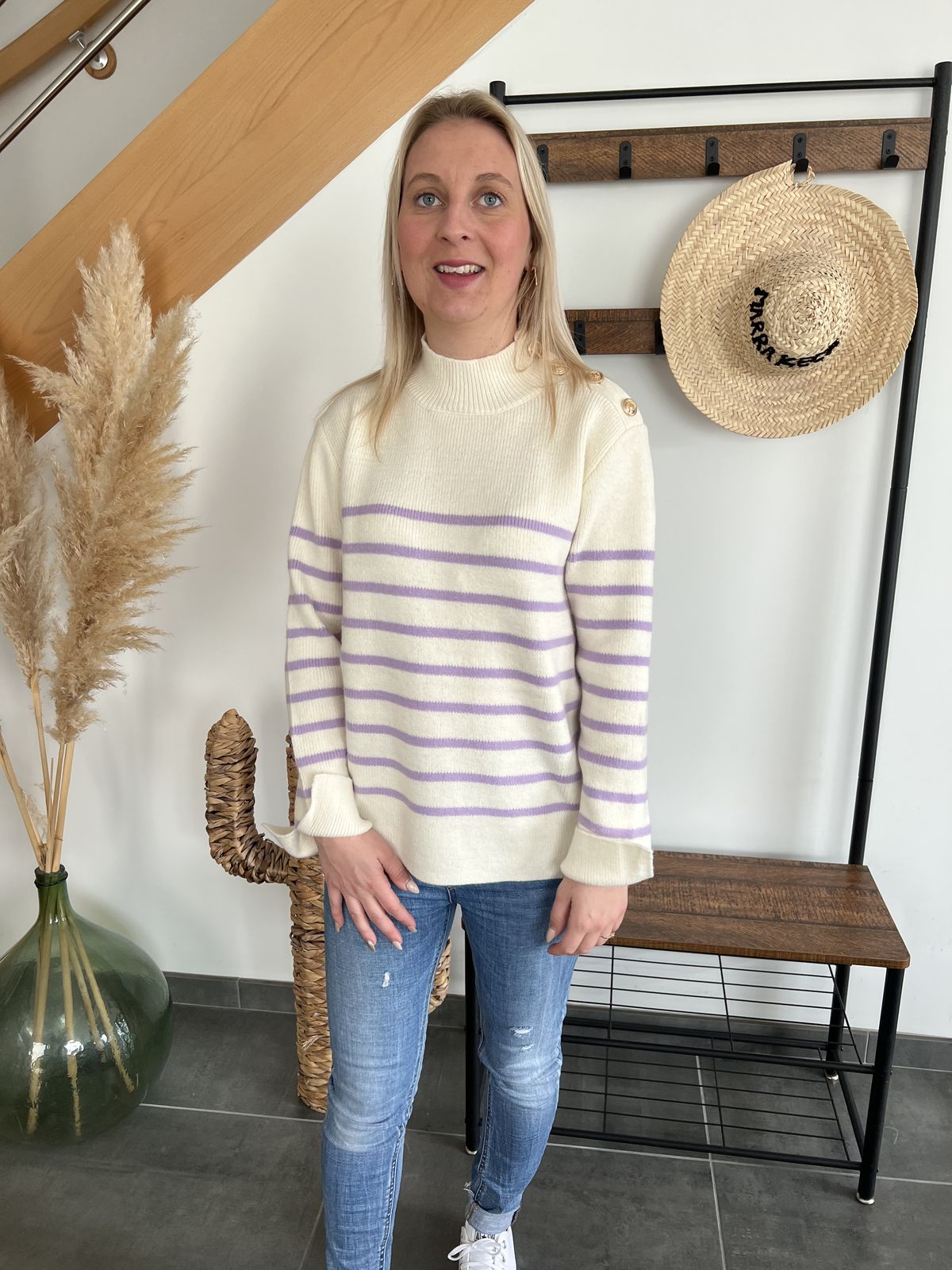 pull rayures lilas Pull col montant boutonné lilas