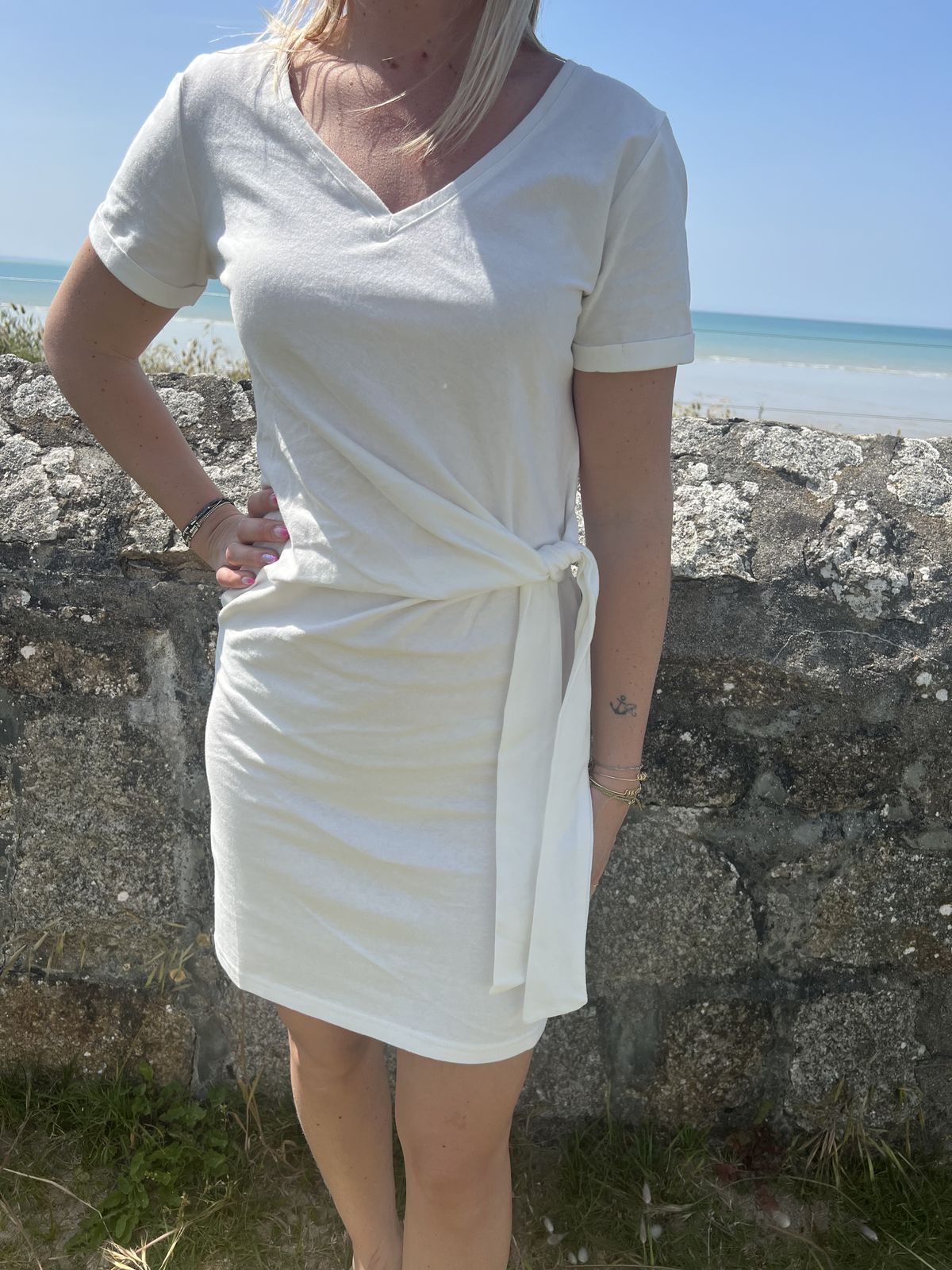 robe blanche cintrée robe courte blanche cintrée