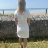 Robe courte blanche cintrée