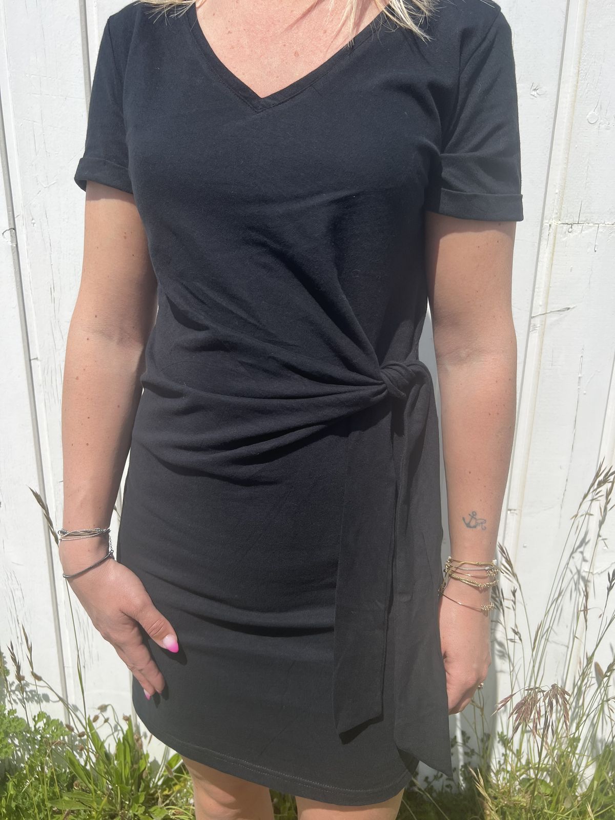 robe noir face robe courte noire cintrée