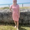 Robe courte rose cintrée