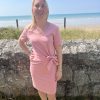 robe rose courte cintrée