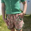 short fleuri vert
