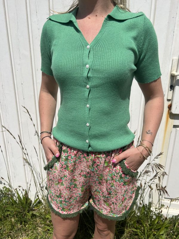 Short fleuri vert