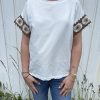T-shirt blanc détail crochet manches