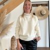 pull écru col bijoux et broderie