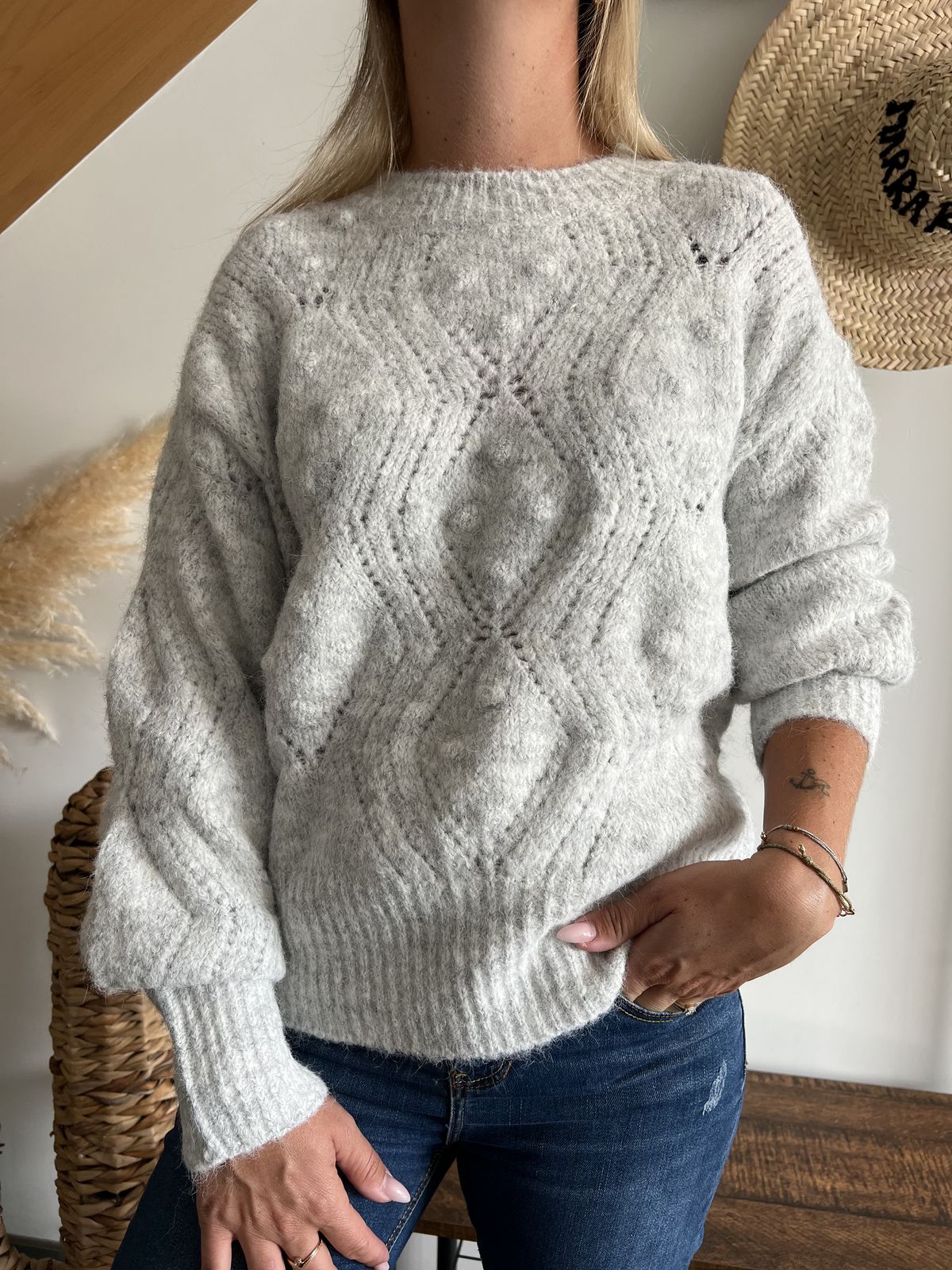 pull gris en maille