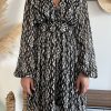 robe noire élastique à la taille