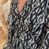 robe noire et beige