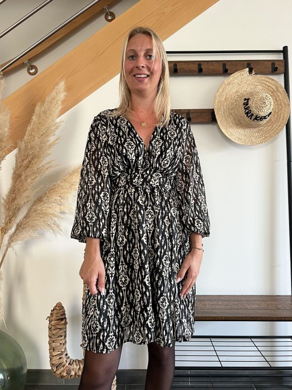 robe noire fils lurex dorés