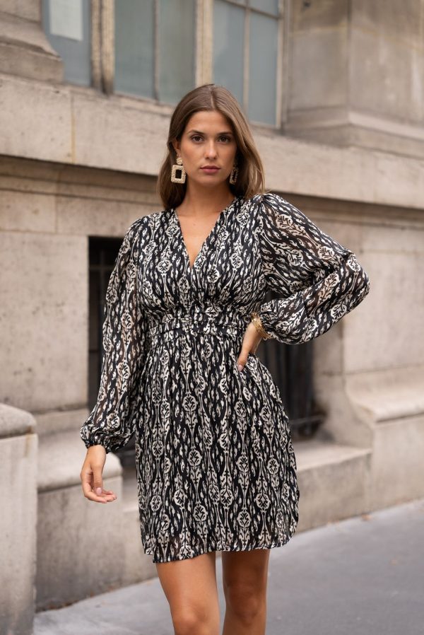 robe beige et noir