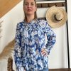 Blouse bleu et blanche