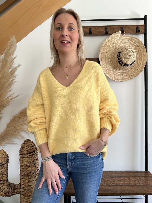pull jaune