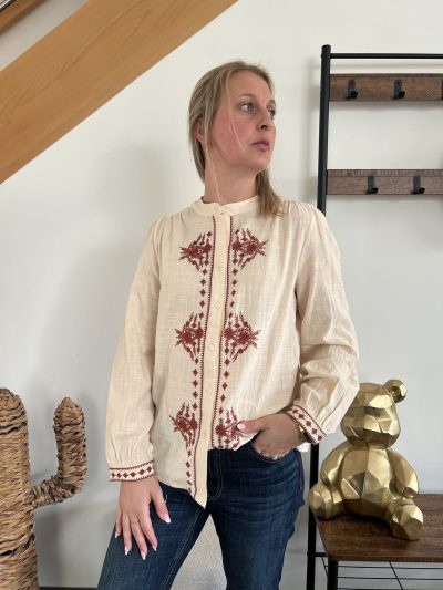 Blouse beige et terracotta blouse en coton beige avec broderies terracotta