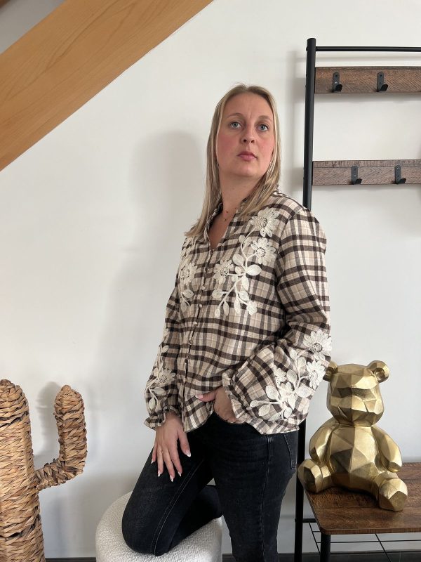 Blouse à carreaux avec broderie