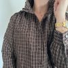 chemise femme col montant à carreaux chocolat