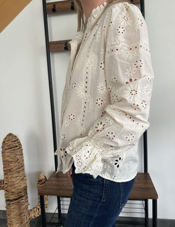 Chemise en broderie anglaise