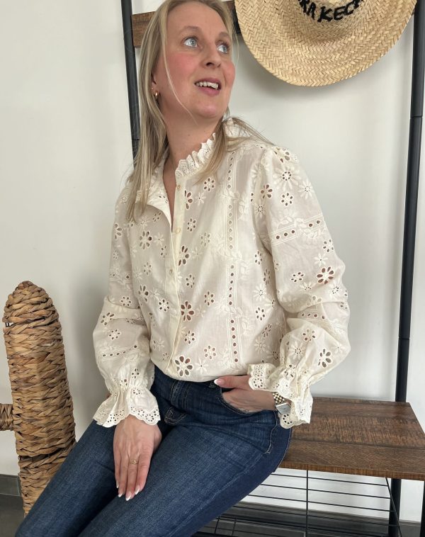Chemise en broderie anglaise