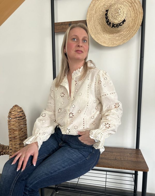 Chemise en broderie anglaise