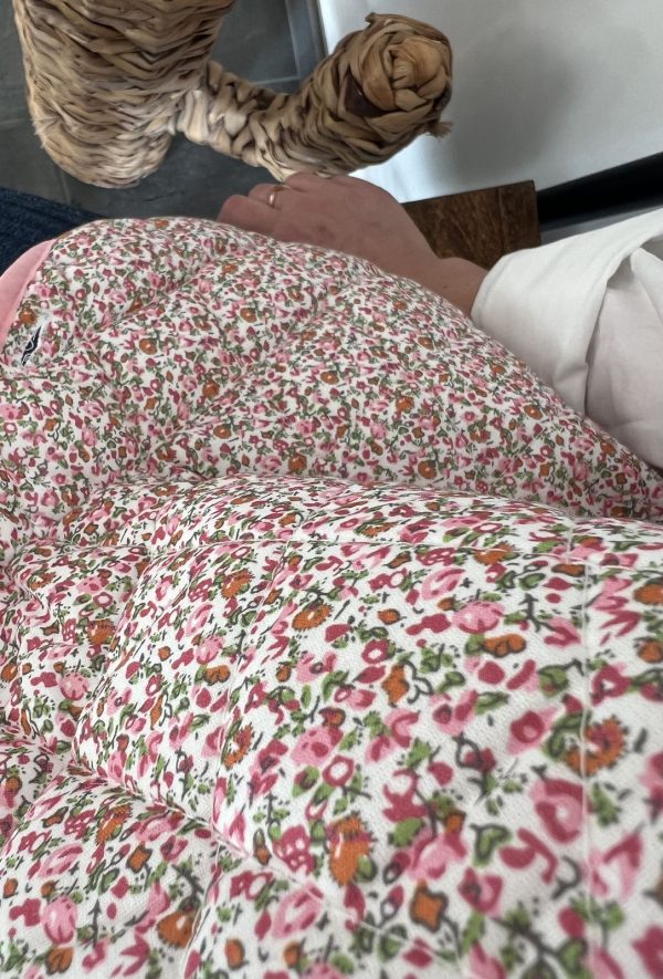 veste sans manches fleurie rose