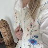 veste sans manches brodée fleurie
