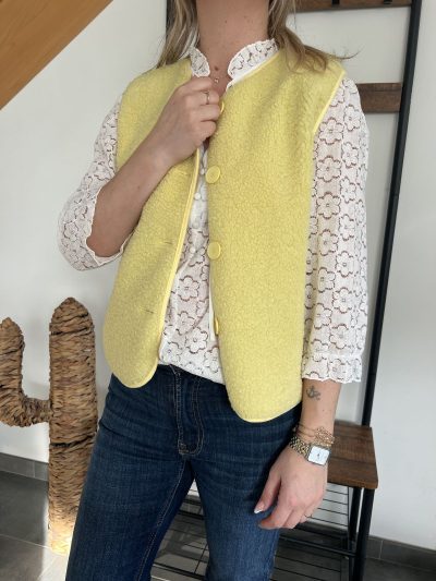 veste sans manches jaune