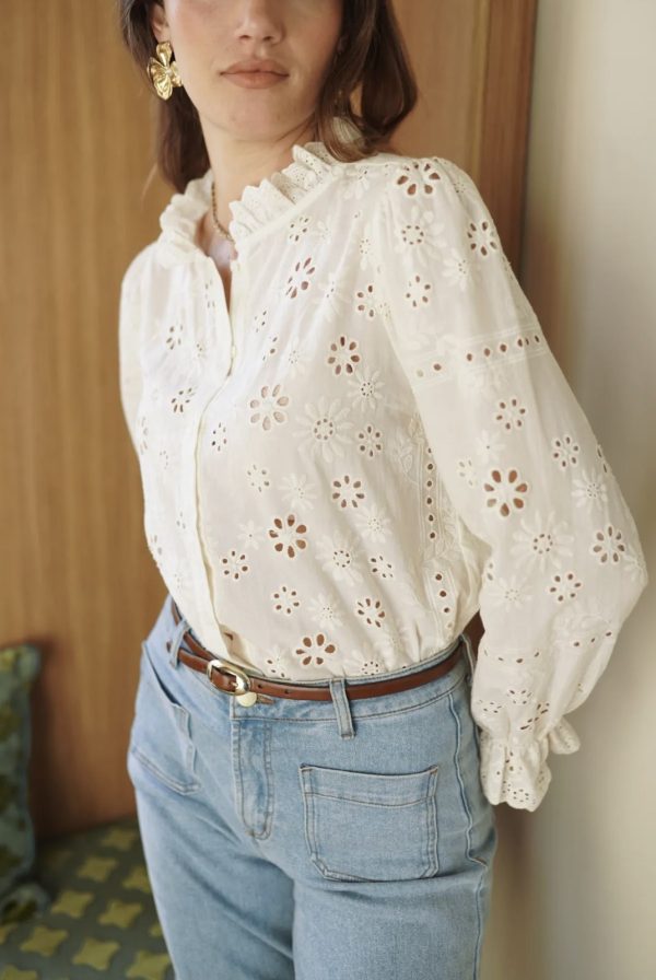 Chemise en broderie anglaise