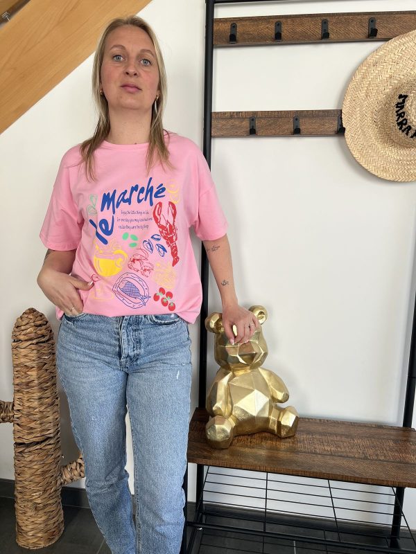 T-shirt rose le marché