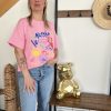 T-shirt rose le marché