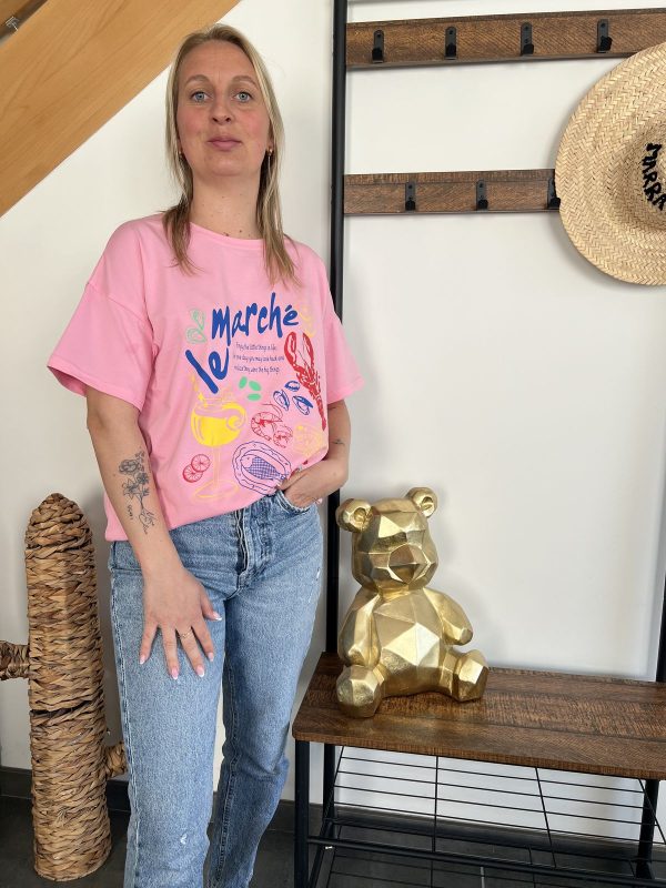 T-shirt rose le marché