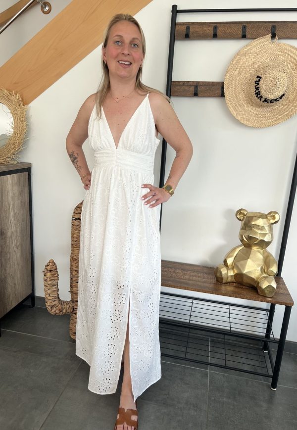 Robe longue blanche en broderie