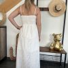 Robe longue blanche en broderie