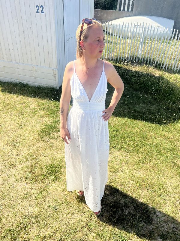 Robe longue blanche en broderie