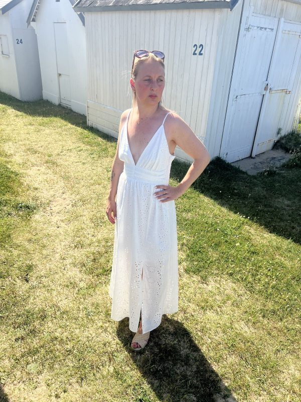 Robe longue blanche en broderie