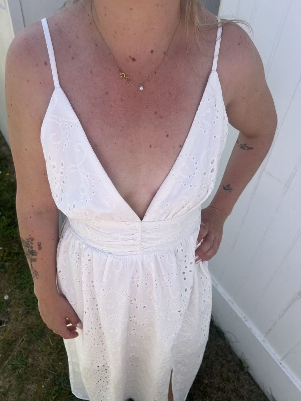 Robe longue blanche en broderie
