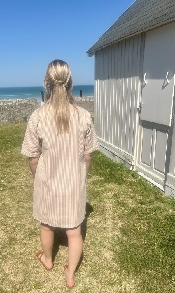 Robe à rayures beige