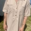 Robe à rayures beige