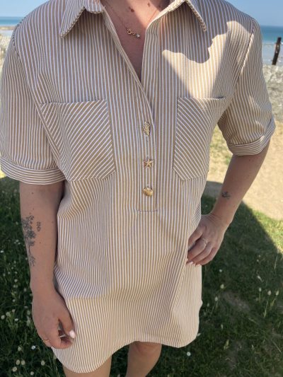 Robe à rayures beige Robe à rayures beige et blanc