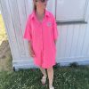 Robe en éponge rose fluo
